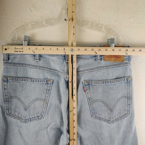 Levi's 550 Men's Light Wash Relaxed Fit Jeans Size 38x34 - Picture 8 of 11